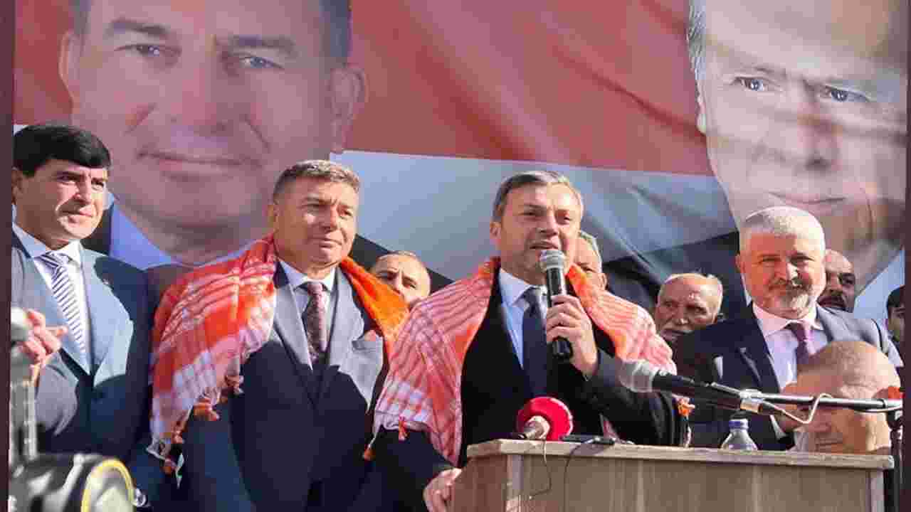 Kocaispir, Karaisalı Seçim Bürosunun Açılışına Katıldı