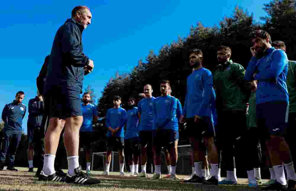 Valkanis: ‘Herkesin gurur duyacağı bir takım oluşturmak istiyoruz’