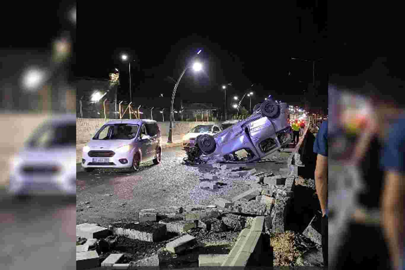 Batman’da orta refüje çarpıp takla attı