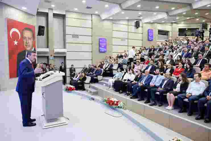 Enflasyonla mücadele ve istihdam artışı önemli önceliklerimiz