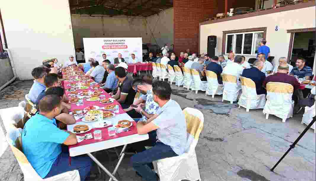 Başkan Başdeğirmen yukarı mahrukatçılar sitesi esnafıyla bir araya geldi
