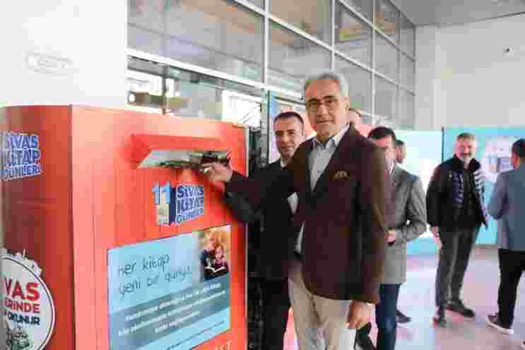 Sivas’ta köy okullarına kitap sürprizi