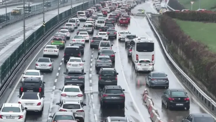 Bayramda ulaşımda yoğunluk: 12 milyonu aşkın araç geçiş yaptı