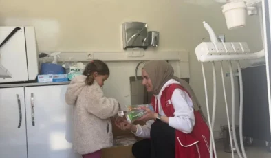 Ankara’nın Çubuk ilçesine bağlı Kuruçay Mahallesi’nde mobil diş kliniği vatandaşlarla buluştu