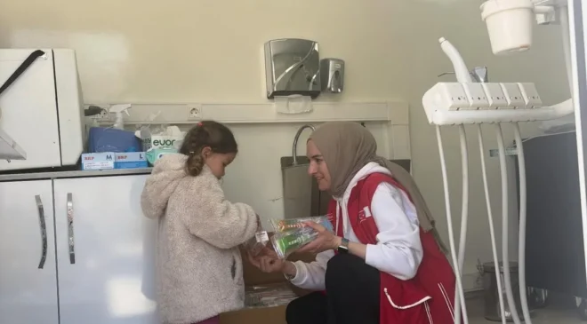 Ankara’nın Çubuk ilçesine bağlı Kuruçay Mahallesi’nde mobil diş kliniği vatandaşlarla buluştu