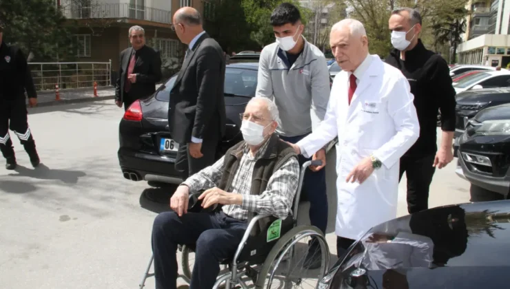 Gazeteci Emin Çölaşan taburcu edildi