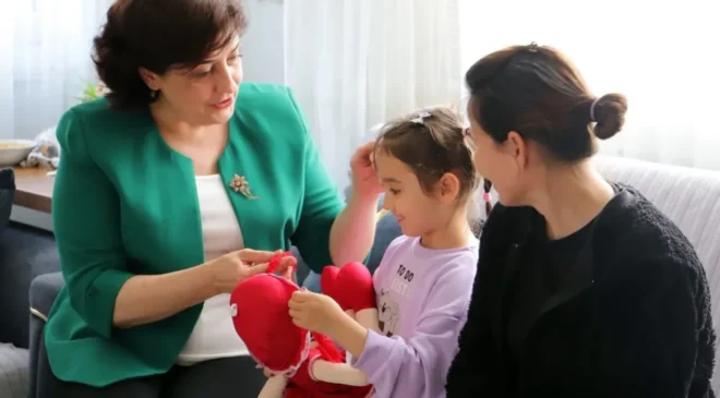 Süreyya Yavuz’dan anneler günü öncesinde anlamlı ziyaret