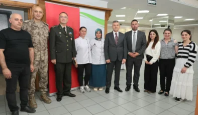 Artvin'de bayramlaşma töreni düzenlendi