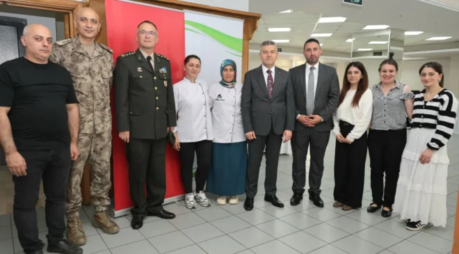 Artvin'de bayramlaşma töreni düzenlendi