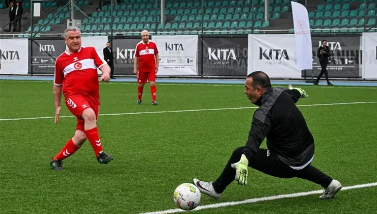 Bakan Bak 'tan Gösteri Maçında 2 Gol