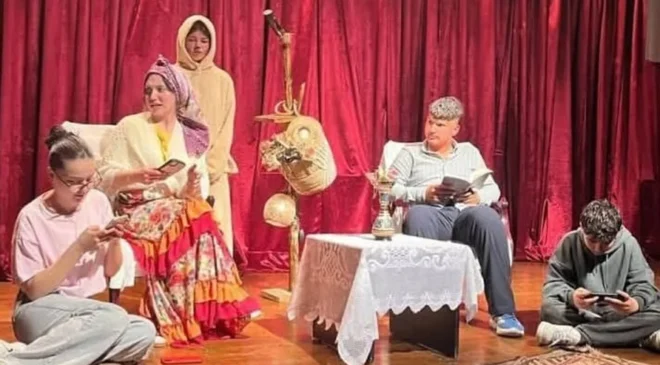 Yazar Ahmet Yıldırım’ın romanı “Kedilik Bende Kalsın” tiyatro oyunu oldu