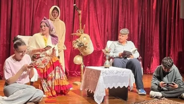 Yazar Ahmet Yıldırım’ın romanı “Kedilik Bende Kalsın” tiyatro oyunu oldu