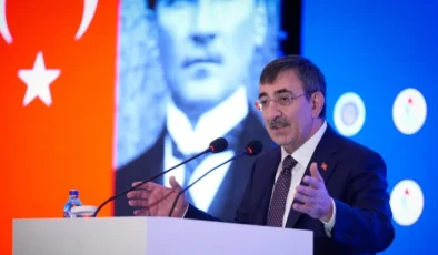 Cumhurbaşkanı Yardımcısı Yılmaz: ''Çalışanları daima merkeze aldık''