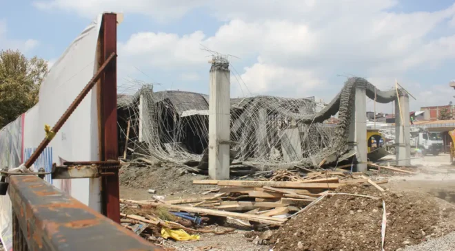 Düzce'de Cedidiye kent meydanı inşaat çalışmaları esnasında "çökme" meydana geldi