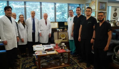 Prof. Dr. Mehmet Haberal’ı dünya ayakta alkışlıyor